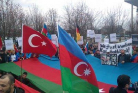 Une protestation a été tenue en Allemagne contre Sarkissian  - PHOTOS, VİDEO