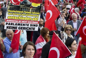 Des milliers Turcs manifestent à Berlin contre projet de loi sur les événements de 1915
