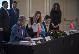 La Chine et le Kazakhstan concluent un accord sur l`énergie en Roumanie