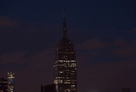 L`Empire State Building éteint ses lumières en hommage aux victimes d`Orlando