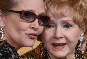 L`actrice Debbie Reynolds meurt à 84 ans, un jour après sa fille Carrie Fisher