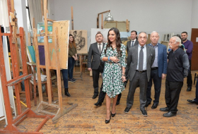 Leyla Aliyeva visite l’Académie de Peinture et le Centre national d’oncologie