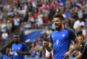 La France écrase le Paraguay 5-0