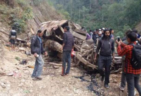 Au moins 24 morts dans un accident d'autocar au Népal