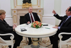 Vladimir Poutine a discuté avec François Hollande et Angela Merkel de la crise ukrainienne
