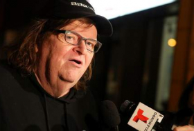 Michael Moore propose de payer les amendes des grands électeurs dissidents