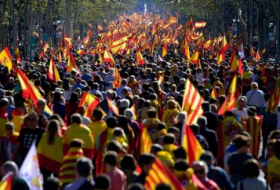 Catalogne: 300.000 personnes manifestent pour l'unité de l'Espagne 
