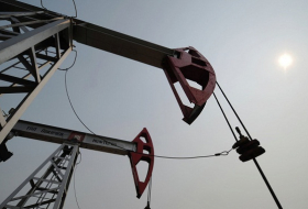 Le cours du pétrole saoudien baisse pour l`Europe et augmente pour les USA