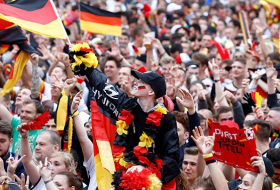 En France, des fans allemands agressent des journalistes brésiliens