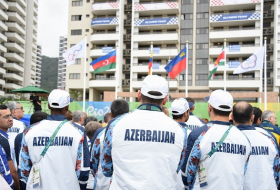 JO: le drapeau azerbaïdjanais hissé dans le Village olympique à Rio