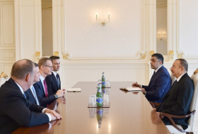 Le président azerbaïdjanais rencontre le vice-président et directeur général de CISCO