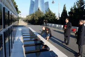 La ministre russe visite la tombe d’Heydar Aliyev et l’Allée des Martyrs