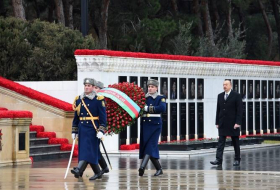 Le président Ilham Aliyev a rendu hommage à la mémoire des victimes du 20 Janvier
