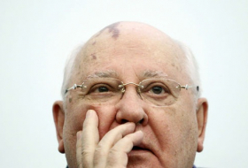Russie: Gorbatchev dénonce l`absence de plan pour sortir de la crise économique