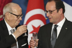 Après le Nobel, l`Europe doit soutenir la Tunisie, dit Hollande