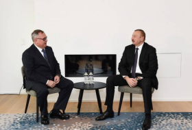 Davos: Entretien du président Ilham Aliyev avec le président de la banque VTB