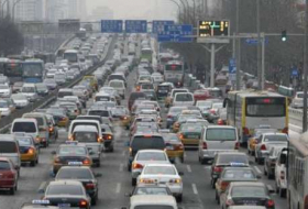 Chine: le brouillard crée un embouteillage de 12.000 voitures