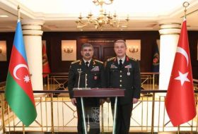 L'Azerbaïdjan et la Turquie ont discuté des perspectives de développement de la coopération militaire – Mise à Jour - PHOTO