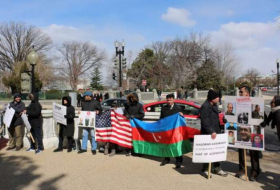 Une action de protestation organisée aux États-Unis contre Sahakian – PHOTOS