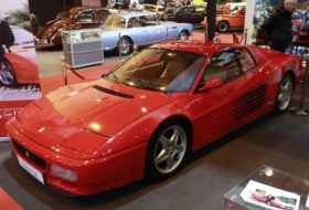 240.000 euros pour une ancienne Ferrari de Johnny