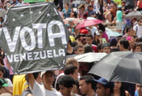 Venezuela : l'élection présidentielle repoussée à la deuxième quinzaine de mai