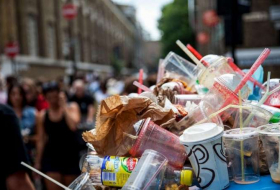 Environnement: Londres va interdire les pailles en plastique