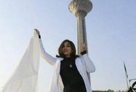 La protestation des femmes contre le port du voile en Iran s'intensifie