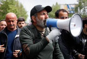Arménie: Pachinian appelle à cesser les manifestations