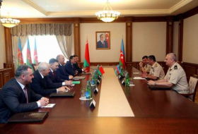 L'Azerbaïdjan et la Biélorussie discutent du développement de la coopération militaro-technique