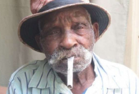 Le plus vieux fumeur au monde voudrait... arrêter le tabac