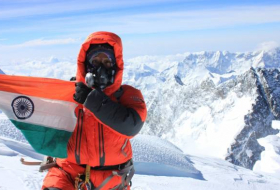 Records d'ascensions de l'Everest pour deux Népalais