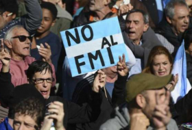 En Argentine, des milliers de manifestants protestent contre le FMI