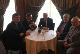 Mammadyarov discute du Karabakh avec les coprésidents