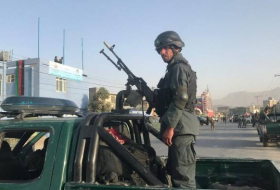 Afghanistan : un kamikaze tué, trois policiers blessés