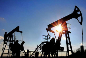 Les géants du pétrole envisagent de limiter leur production