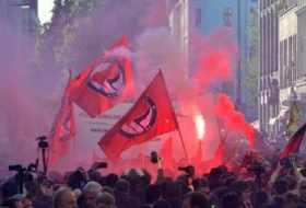 Berlin: Grosse manif pour lutter contre l'extreme droite