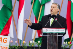 Hongrie: Orban veut stopper le déclin démographique