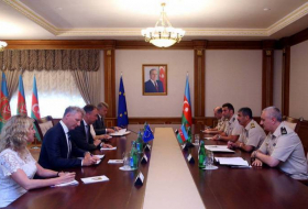 Le ministre azerbaïdjanais de la défense commente l’envoi du fils de Pachinian au Karabakh