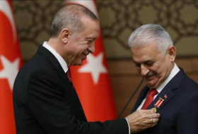 Turquie: Binali Yildirim reçoit la plus haute distinction nationale turque