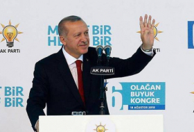 Turquie: Erdogan réélu à la tête de l’AK Parti