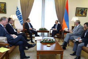 Le secrétaire général de l'OSCE discute du conflit du Karabakh en Arménie
