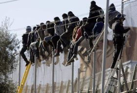 200 migrants forcent l'enclave espagnole de Melilla au Maroc: un mort, 19 blessés