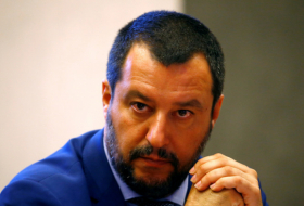 La France a tenté de refouler des migrants mineurs, selon Salvini