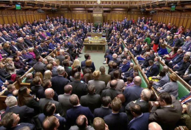   Les députés britanniques rejettent massivement l'accord de Brexit  
