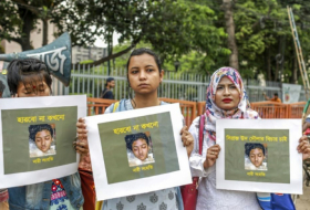 Emotion au Bangladesh après la mort d'une femme brûlée vive sur ordre du directeur de son école