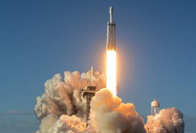  Falcon Heavy de SpaceX décolle pour son premier vol commercial 