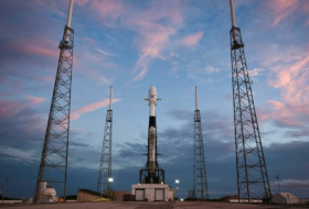 SpaceX reporte encore son premier lancement de satellites internet