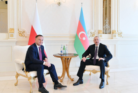 Ilham Aliyev et Andrzej Duda ont tenu une réunion en tête-à-tête 