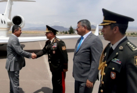  Le ministre azerbaïdjanais de la Défense s'est rendu au Nakhitchevan