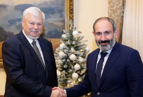  Pashinian discute du Karabakh avec Andrzej Kasprzyk 